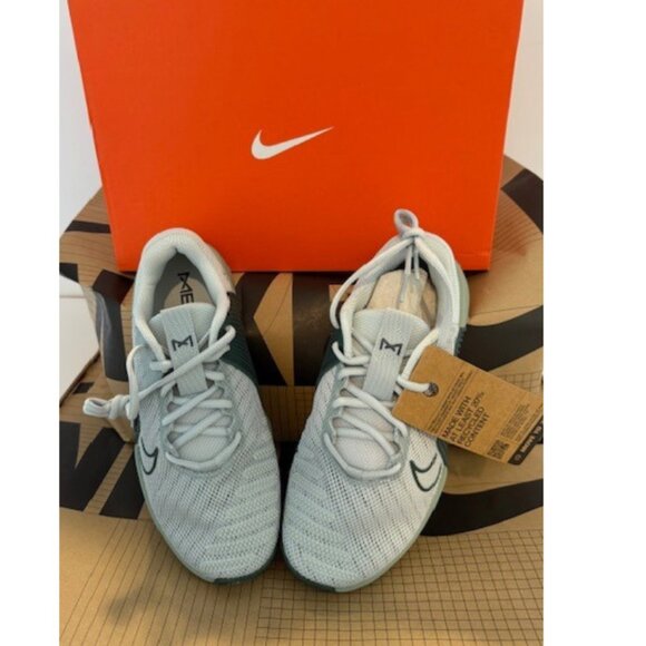 Nike Sneakers Women’s Size 8.5 NIB Vintage Green - Picture 8 of 8